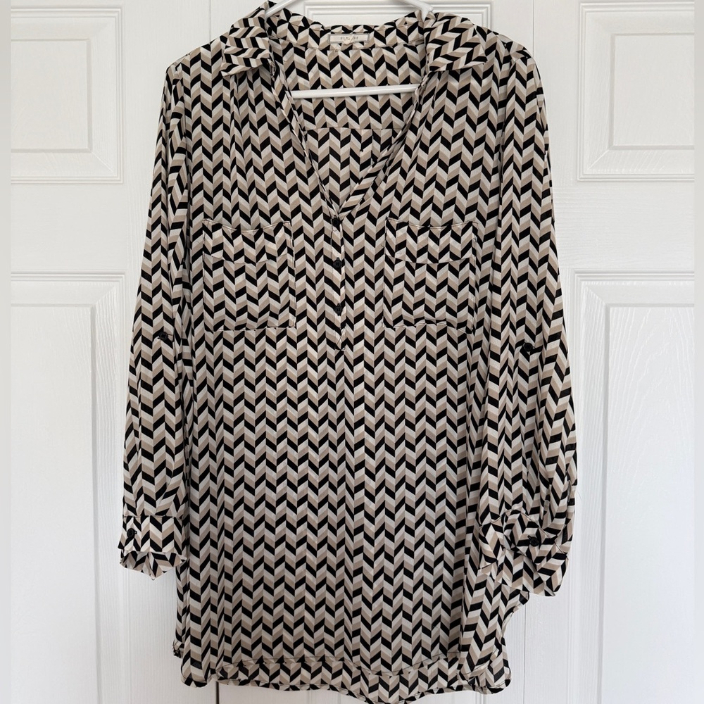 Pleione Chevron Print Blouse Size L Roll Tab Sleeve V Neck Top